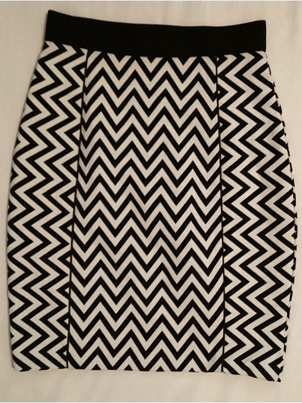 H&M Ladies Black White Diagonal Striped Skirt Size 4